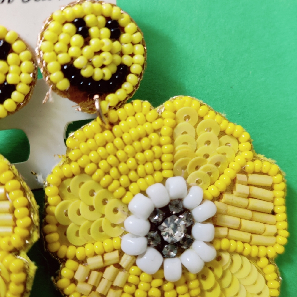 New earring sequence and Moti work - Picture 3 of 3